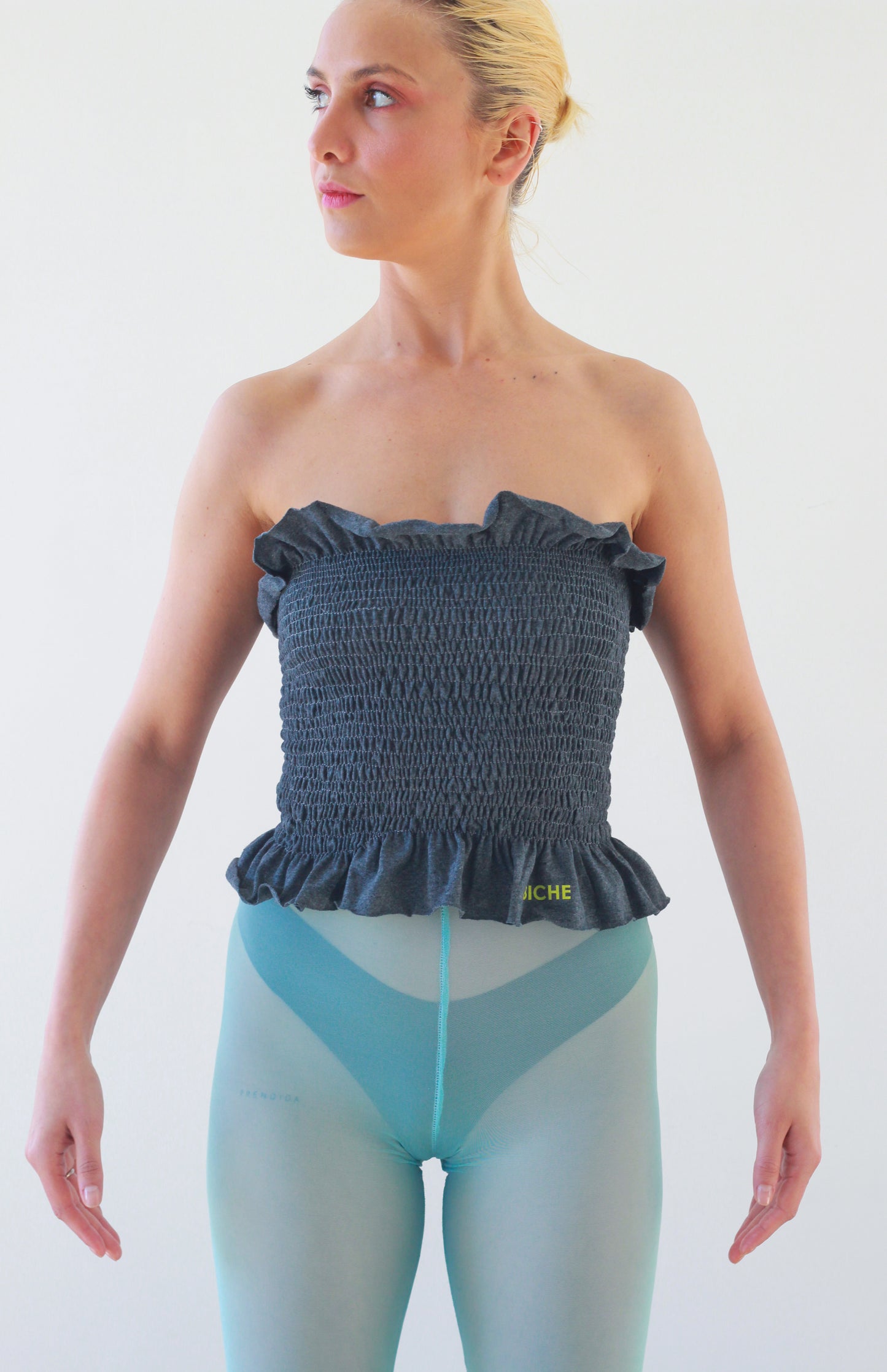 Base 06 — Le Bustier