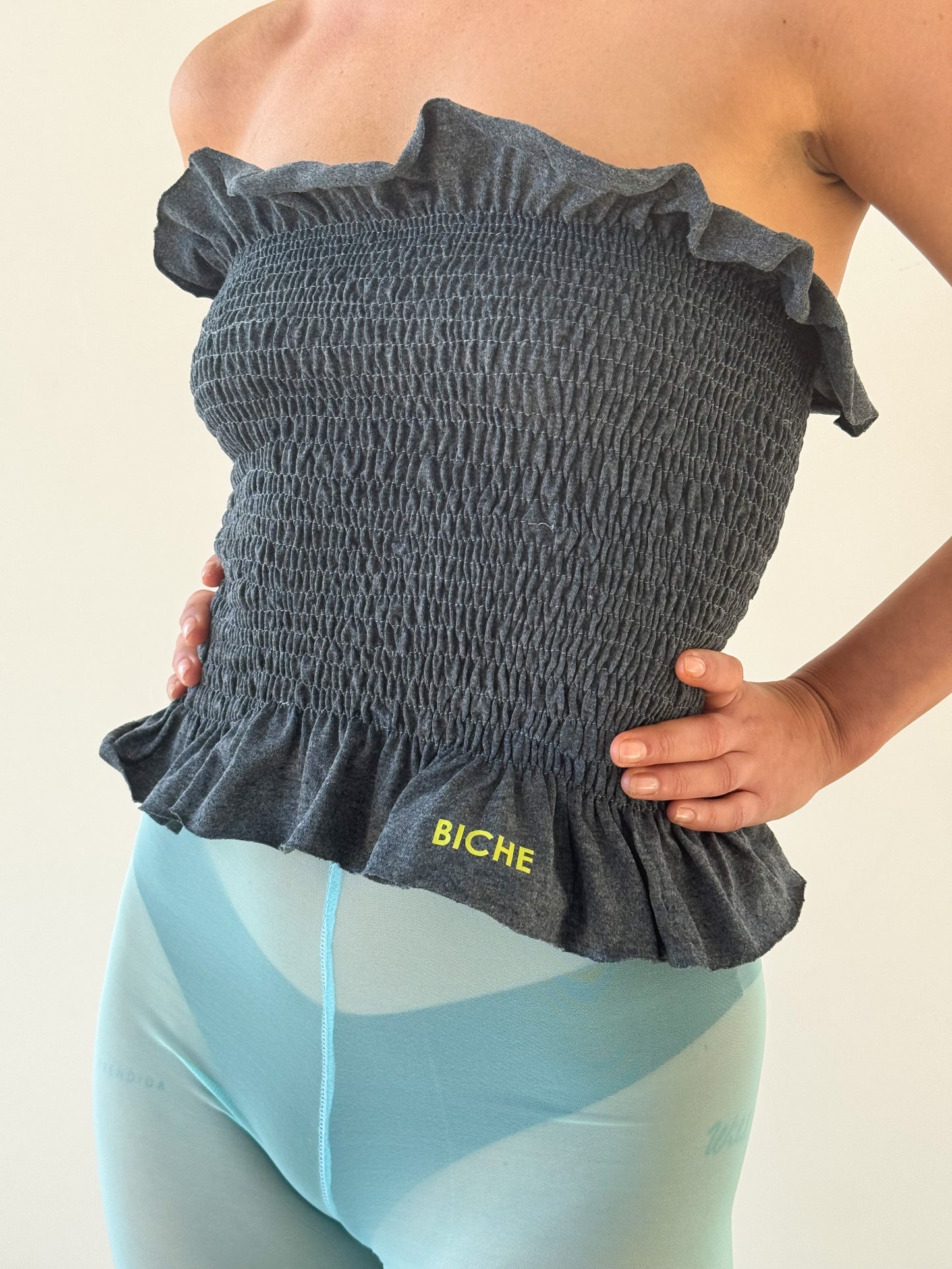 Base 06 — Le Bustier