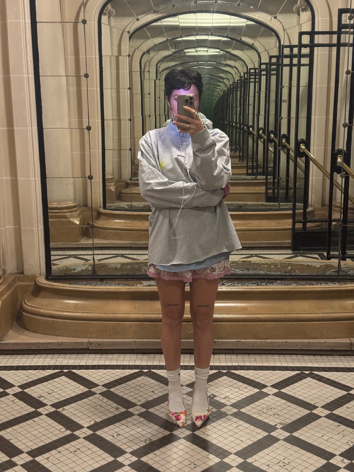Base 11 - Le Longsleeves